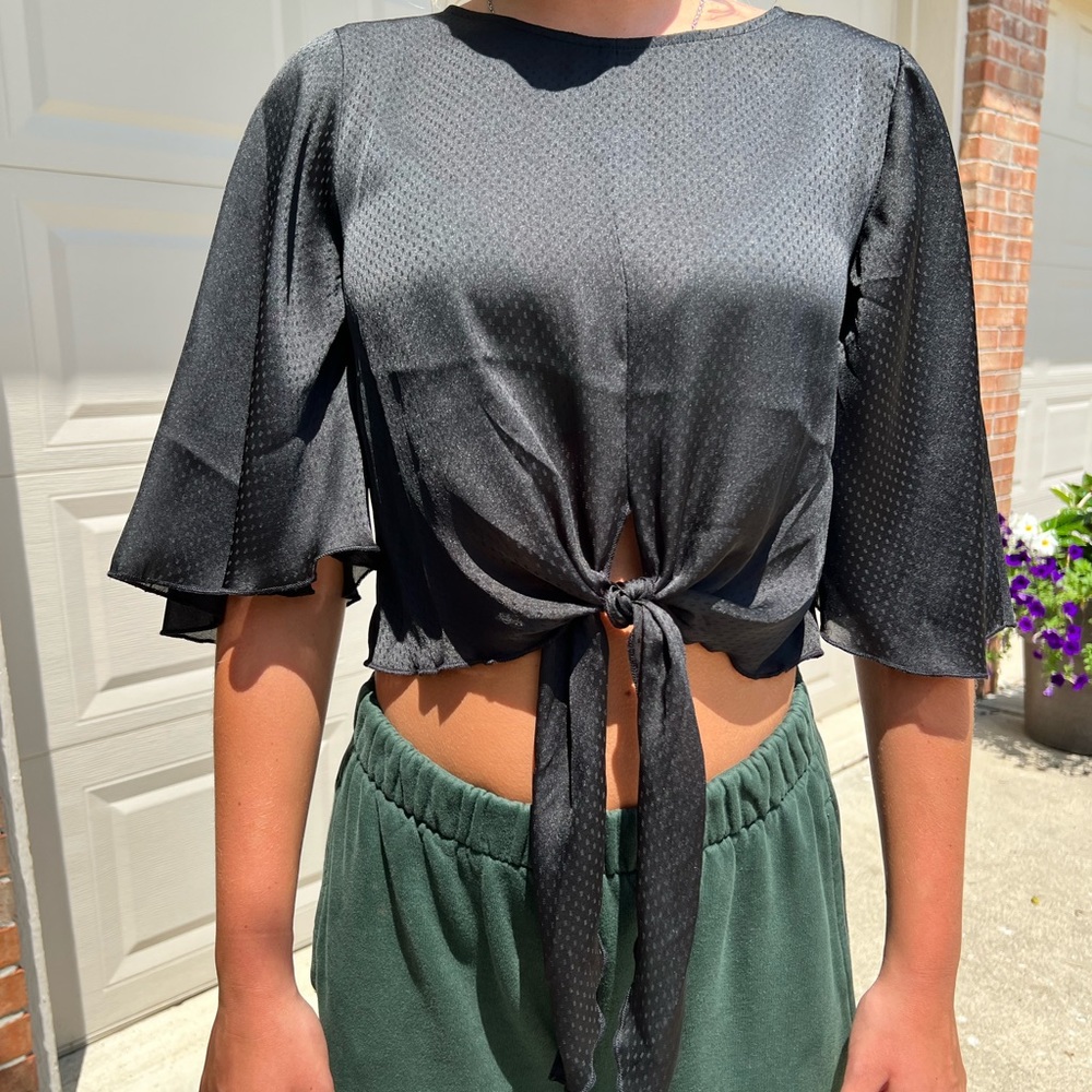 FOREVER 21 DRESSY TOP